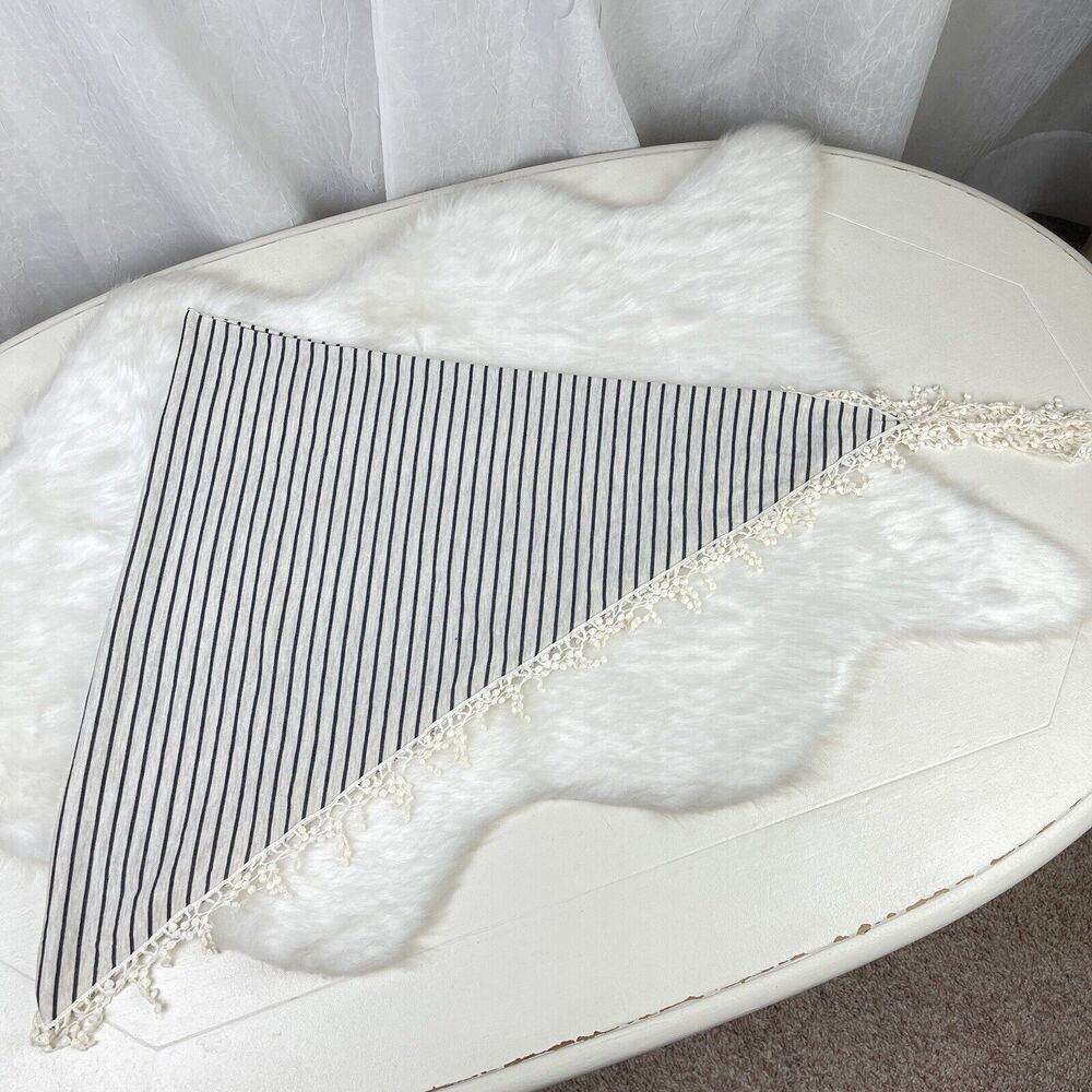 ⚓️ NWOT Oatmeal Black Striped Triangle Bandanna Scarf Lace Fringe Forever 21 OS - Picture 12 of 16